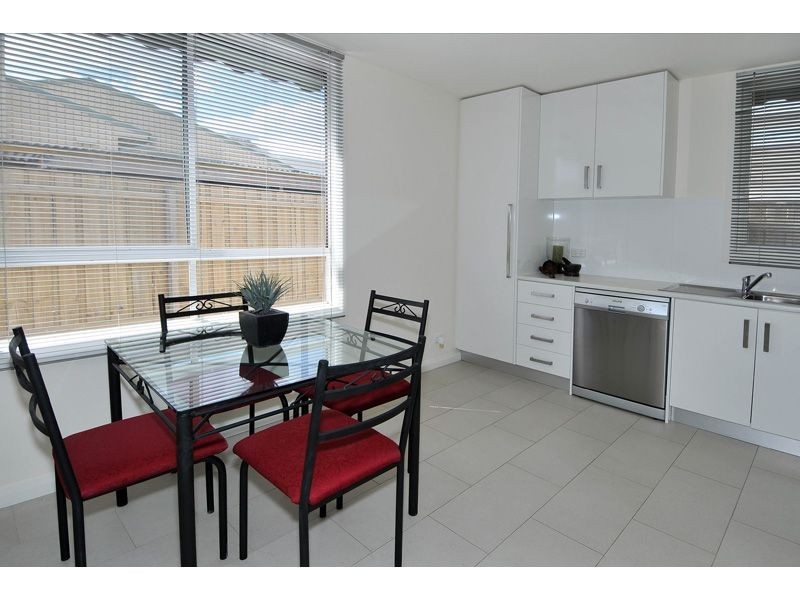 1/16 Lorensen Avenue, Coburg North VIC 3058