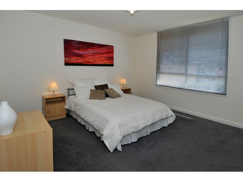 1/16 Lorensen Avenue, Coburg North VIC 3058