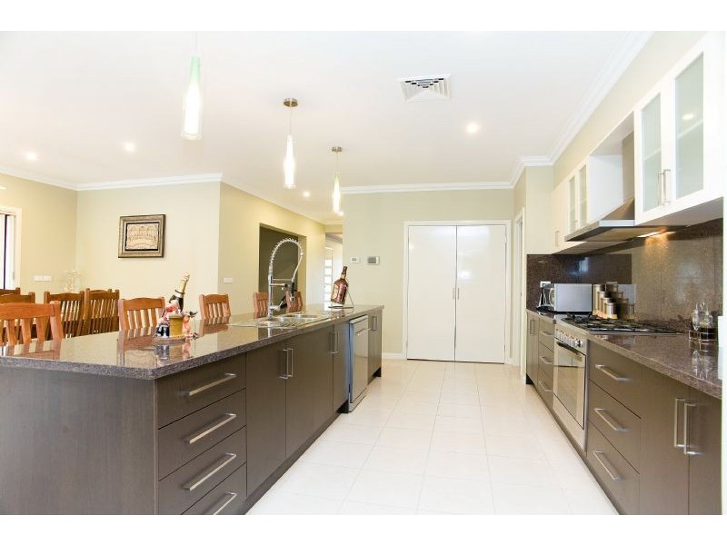 132 Hayfield Road, Roxburgh Park VIC 3064