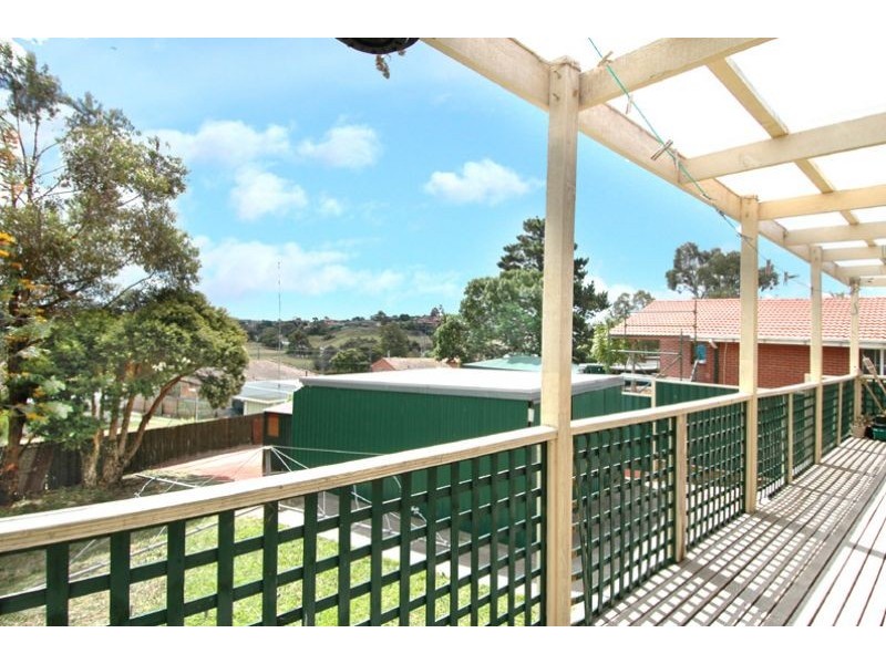 27 Hendricks Crescent, Broadmeadows VIC 3047