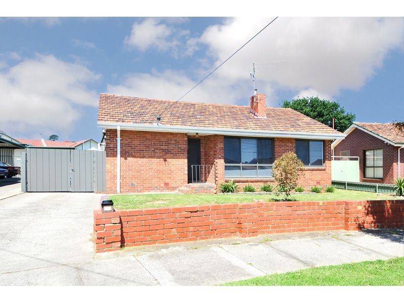 26 Hales Crescent, Jacana VIC 3047