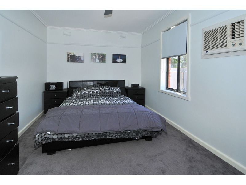 26 Hales Crescent, Jacana VIC 3047