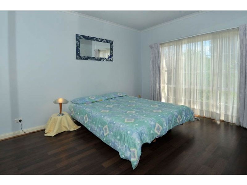 1/2 Eileen Street, Hadfield VIC 3046