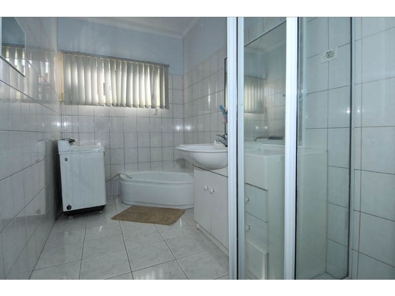 1/2 Eileen Street, Hadfield VIC 3046