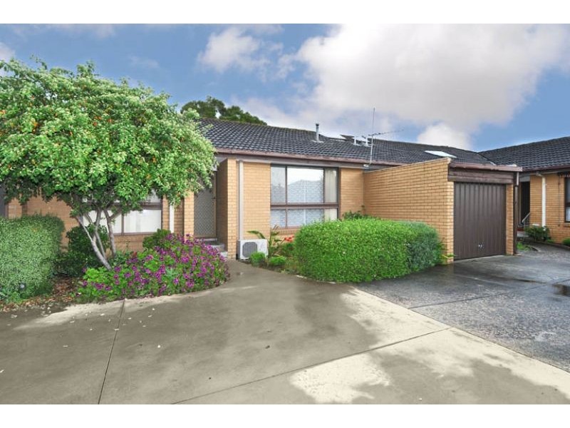 2/20 Wheatsheaf Road, Glenroy VIC 3046