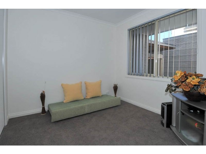 2/21 Hubert Avenue, Glenroy VIC 3046