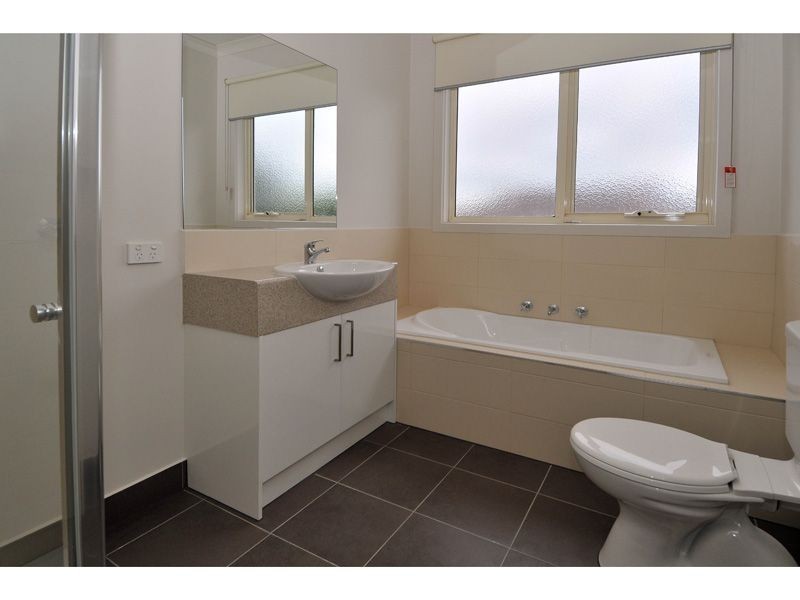 222 West Street, Glenroy VIC 3046