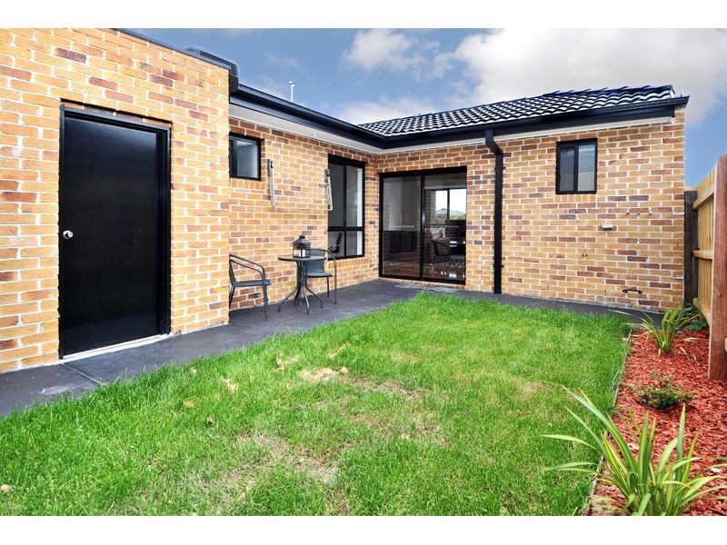 1 & 3/16 Winifred Street, Oak Park VIC 3046