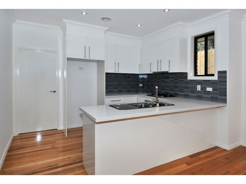 1 & 3/16 Winifred Street, Oak Park VIC 3046