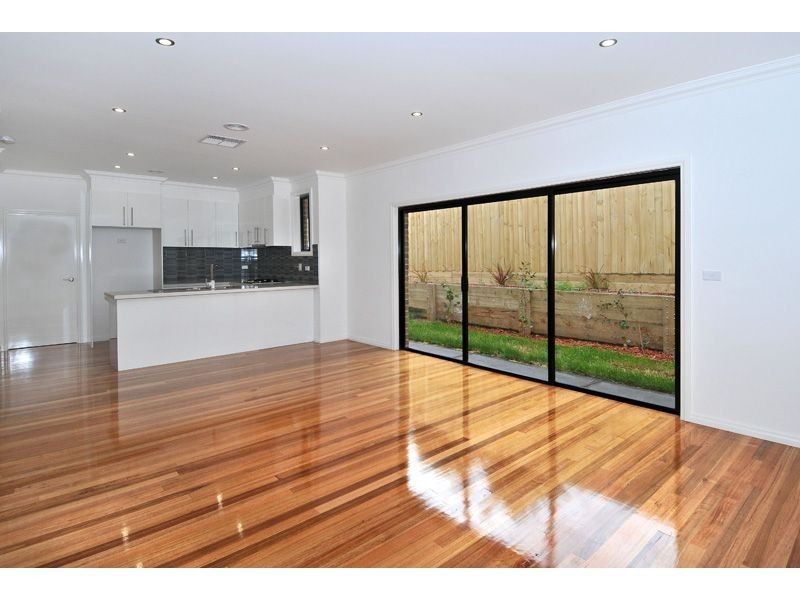 1 & 3/16 Winifred Street, Oak Park VIC 3046