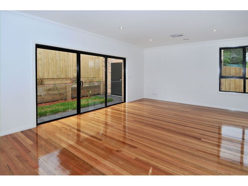 1 & 3/16 Winifred Street, Oak Park VIC 3046