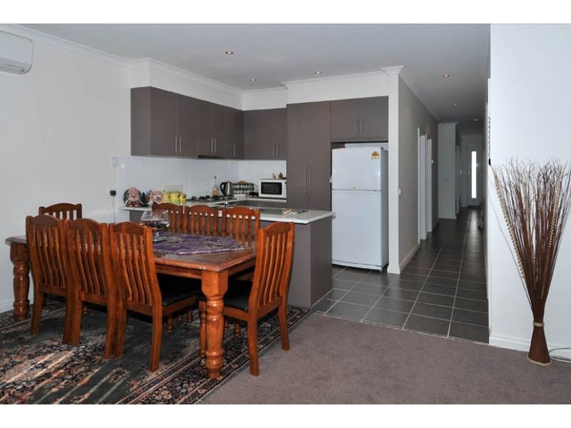 2/21 Hubert Avenue, Glenroy VIC 3046