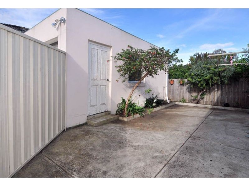 2/21 Hubert Avenue, Glenroy VIC 3046