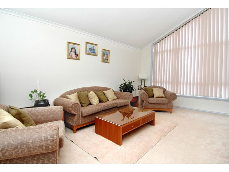 9b Rokewood Crescent, Meadow Heights VIC 3048