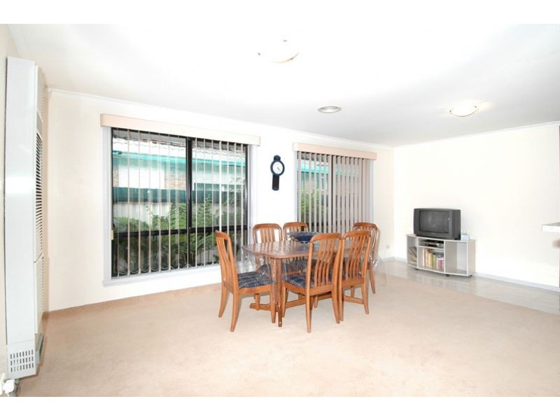 9b Rokewood Crescent, Meadow Heights VIC 3048