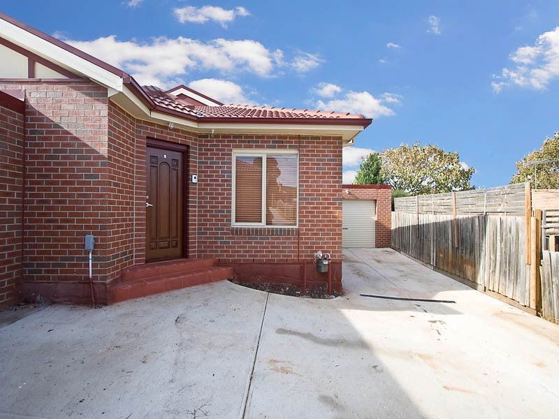 2/7 Bates Court, Jacana VIC 3047