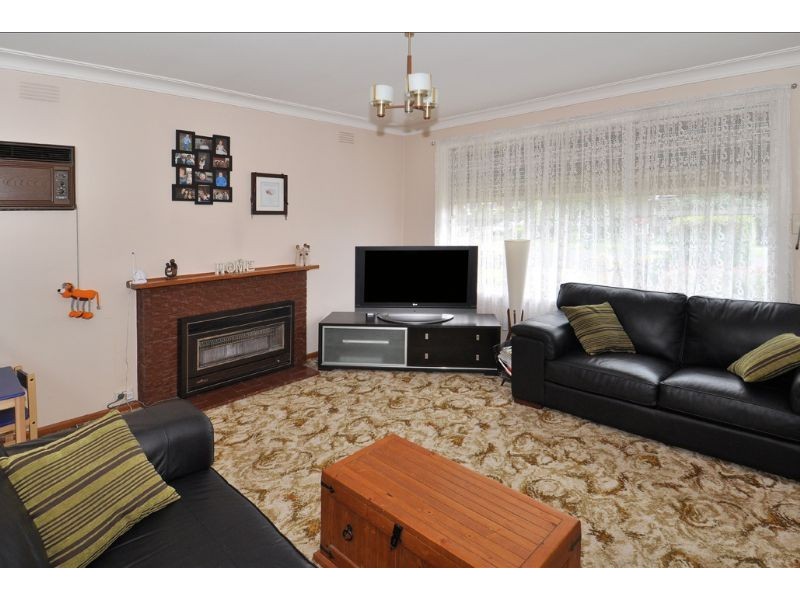 29 Anselm Grove, Glenroy VIC 3046