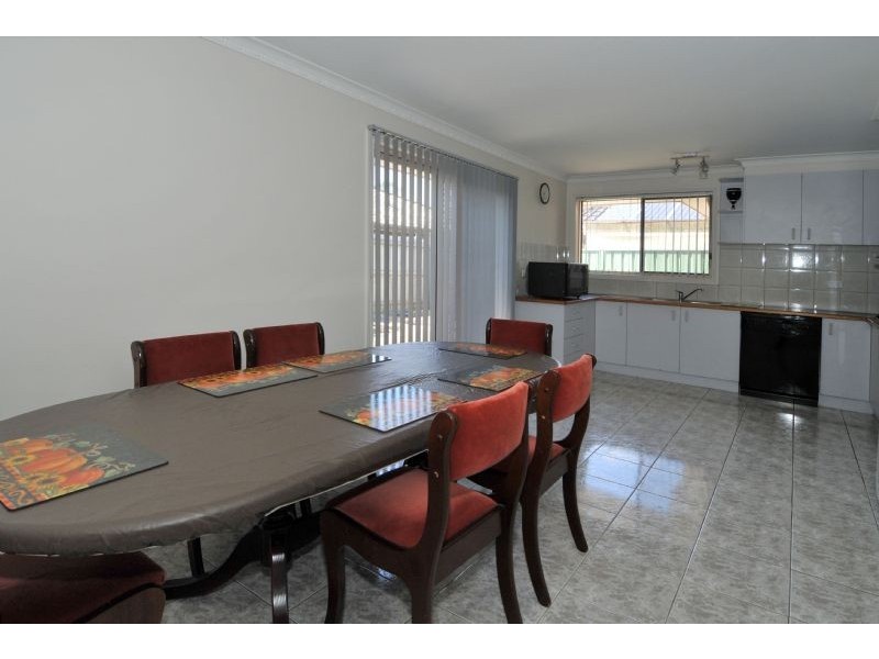 2/190 Hilton Street, Glenroy VIC 3046