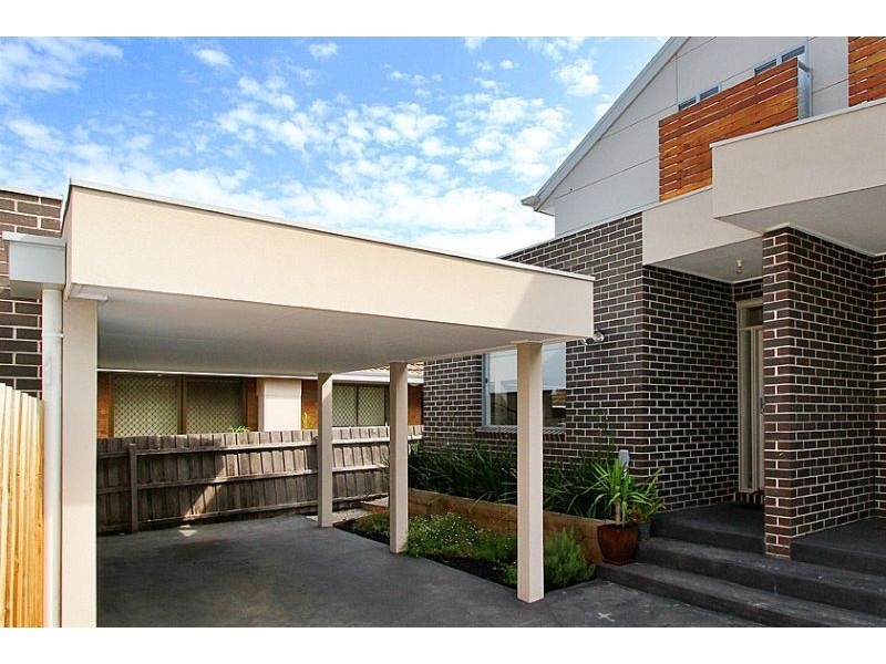 2/39 Station Road, Oak Park VIC 3046