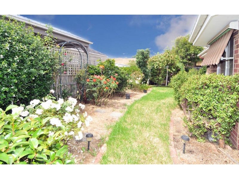 2/99 Plumpton Avenue, Glenroy VIC 3046