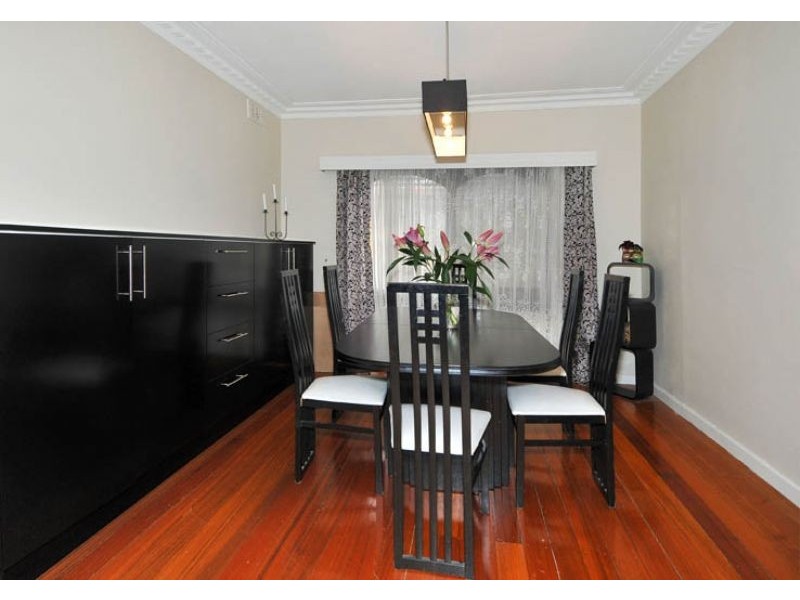 61 Snell Grove, Oak Park VIC 3046