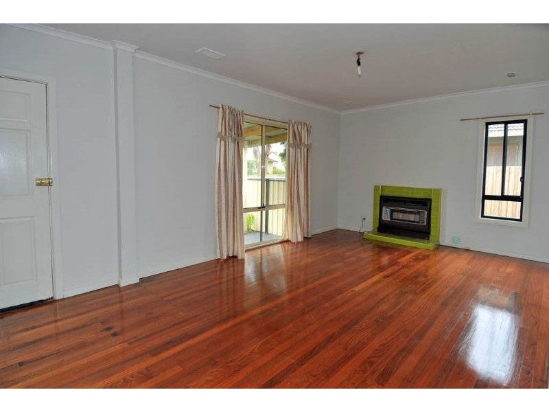 1/4 Warnock Street, Broadmeadows VIC 3047