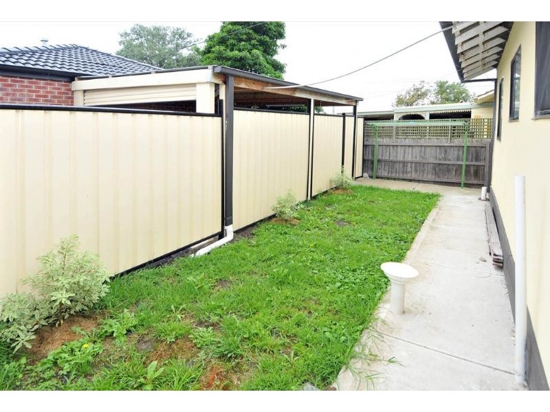 1/4 Warnock Street, Broadmeadows VIC 3047