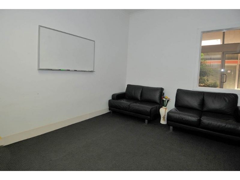 2/650 Sydney Road, Brunswick VIC 3056