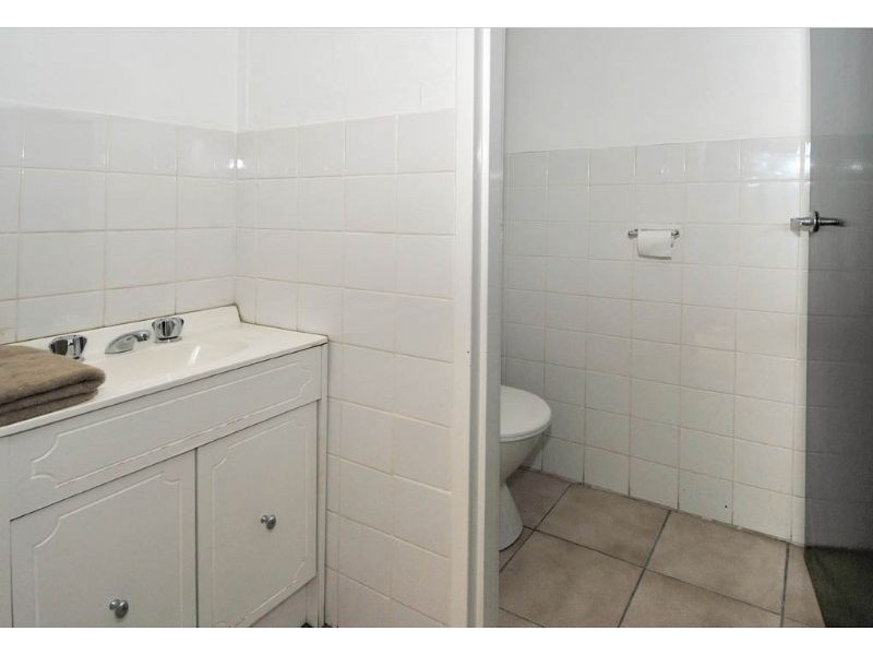 2/650 Sydney Road, Brunswick VIC 3056