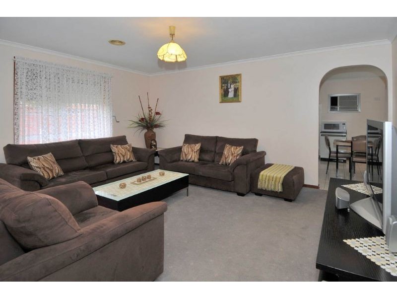 55 Bicentennial Crescent, Meadow Heights VIC 3048