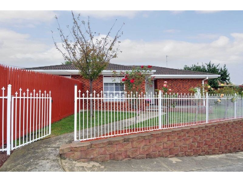 55 Bicentennial Crescent, Meadow Heights VIC 3048