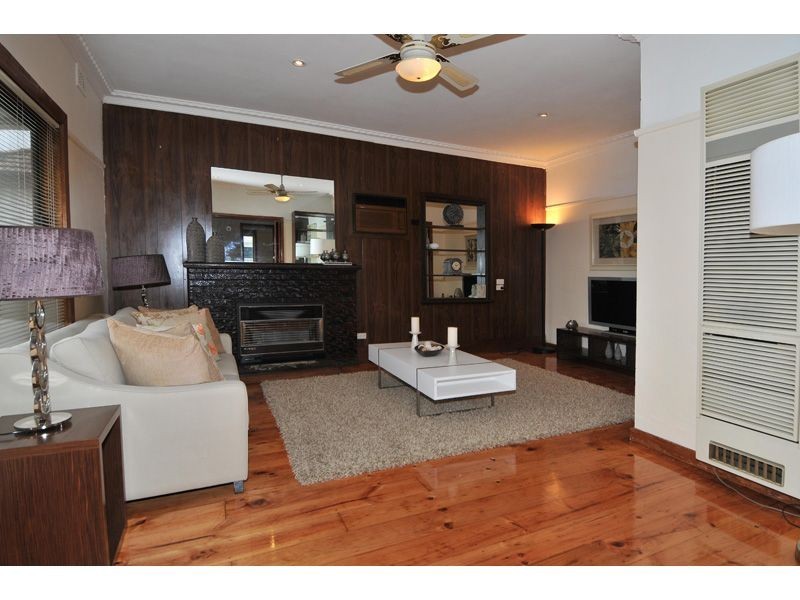 18 Victoria Street, Oak Park VIC 3046