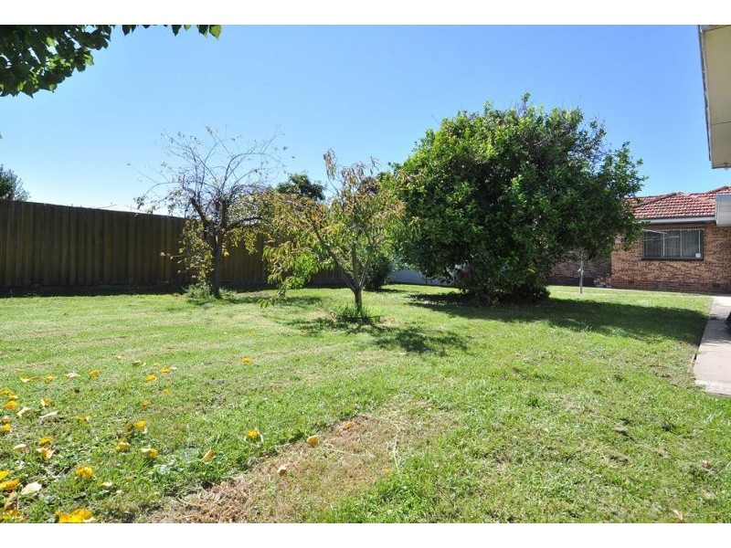 81 Leonard Avenue, Glenroy VIC 3046