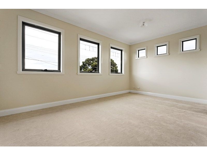 24 South Street, Hadfield VIC 3046