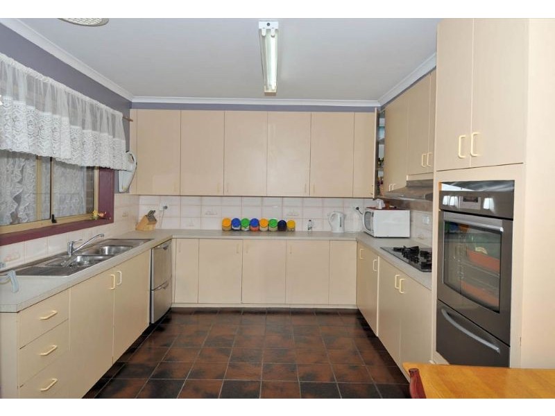 19 Moyne Crescent, Coolaroo VIC 3048