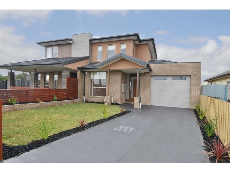 2/14 St James Street, Hadfield VIC 3046