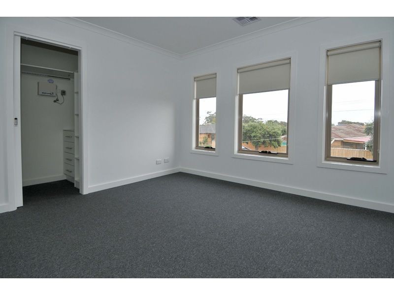 2/14 St James Street, Hadfield VIC 3046