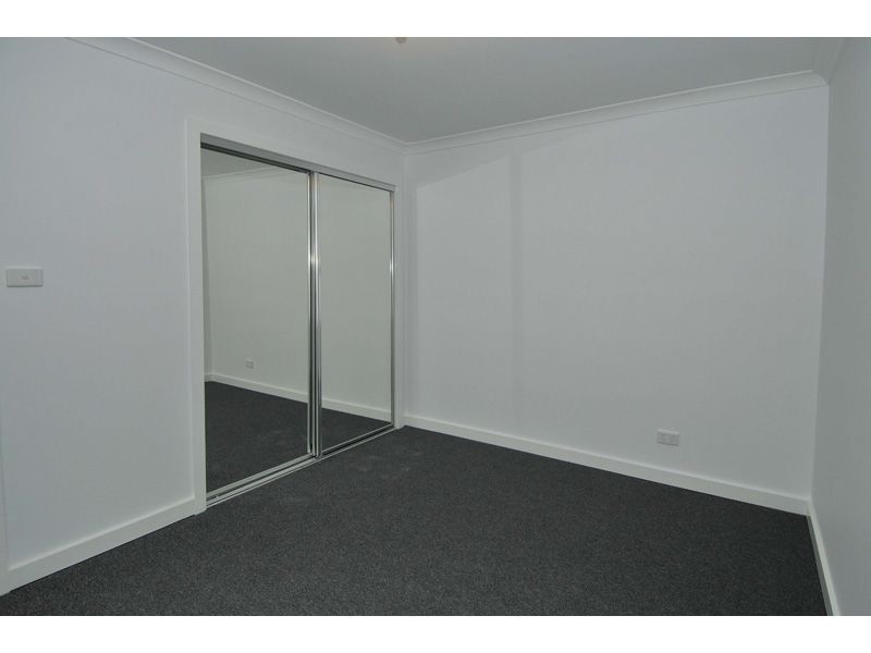 2/14 St James Street, Hadfield VIC 3046