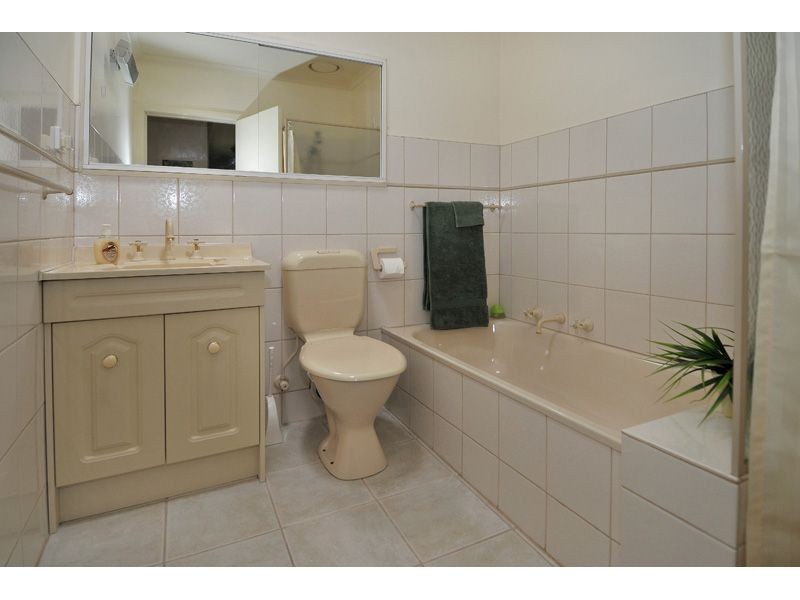 6 McDonald Place, Glenroy VIC 3046