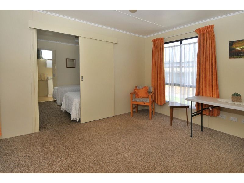 6 McDonald Place, Glenroy VIC 3046