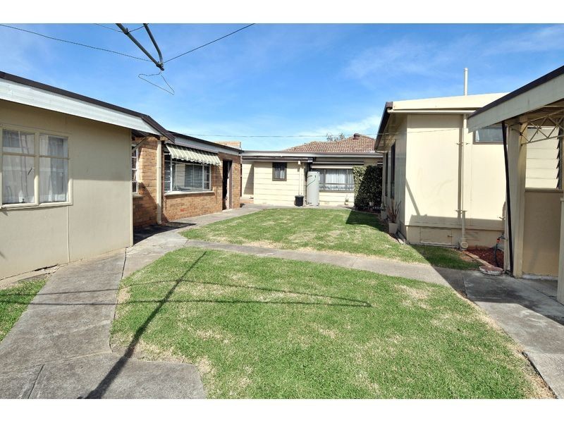 6 McDonald Place, Glenroy VIC 3046