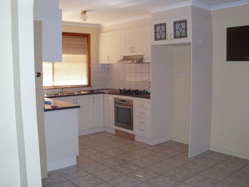 69 Valley Crescent, Glenroy VIC 3046