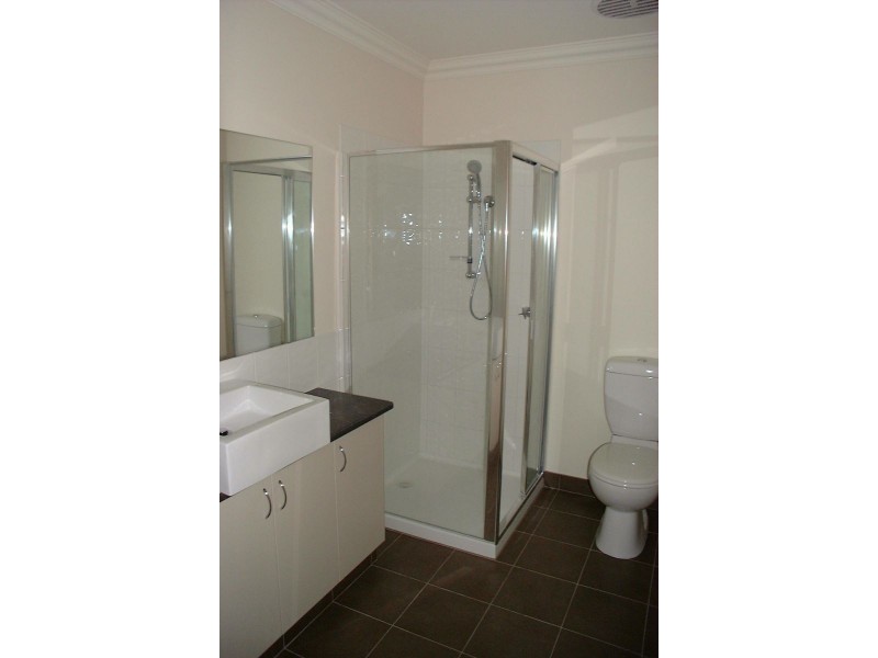 8 Strachan Street, Oak Park VIC 3046