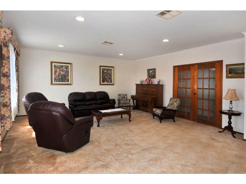 25 Margaret Street, Oak Park VIC 3046