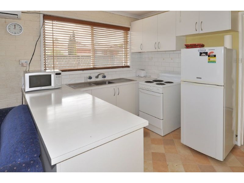 1/59-61 Rhodes Parade, Oak Park VIC 3046