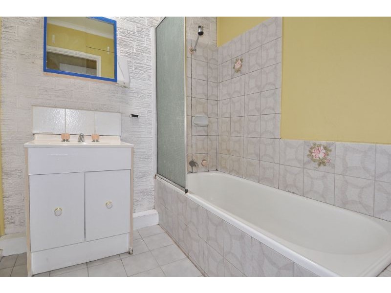 1/59-61 Rhodes Parade, Oak Park VIC 3046