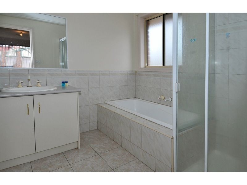 2/19 West Street, Pascoe Vale VIC 3044