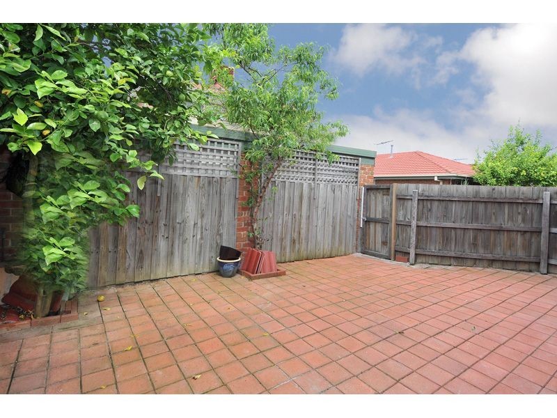 2/19 West Street, Pascoe Vale VIC 3044