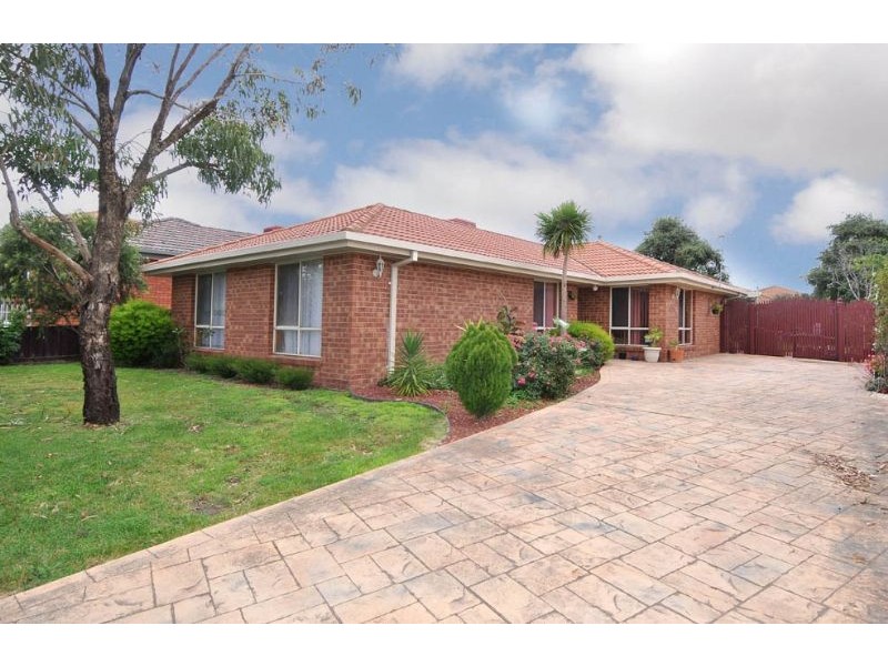 16 Mitta Mitta Way, Meadow Heights VIC 3048