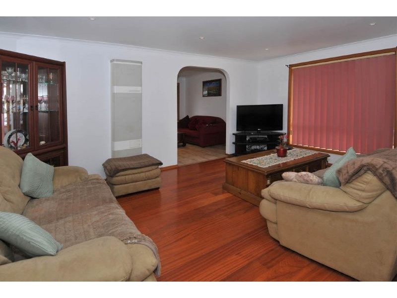 16 Mitta Mitta Way, Meadow Heights VIC 3048